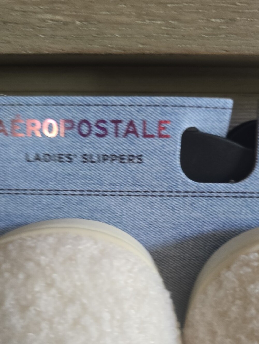 Aeropostale Cream Plush Slippers with Embroidered Brown Dog - Picture 8 of 14